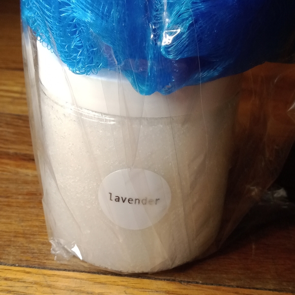 Fig+Olive Exfoliating Salt Scrub - Picture 6 of 6